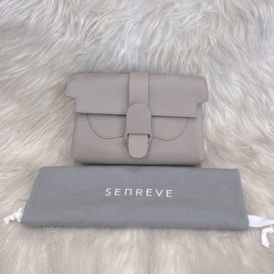 Senreve Aria belt bag pebbled in sand silver color